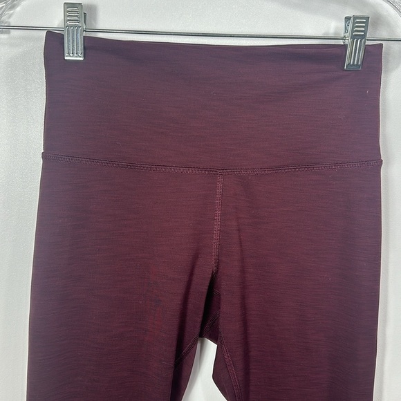 Lululemon maroon crop leggings size 6 - Picture 2 of 10